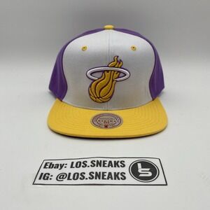Los Angeles Lakers Hat Cap Snap back Purple Yellow NBA Basketball Mitchell Ness